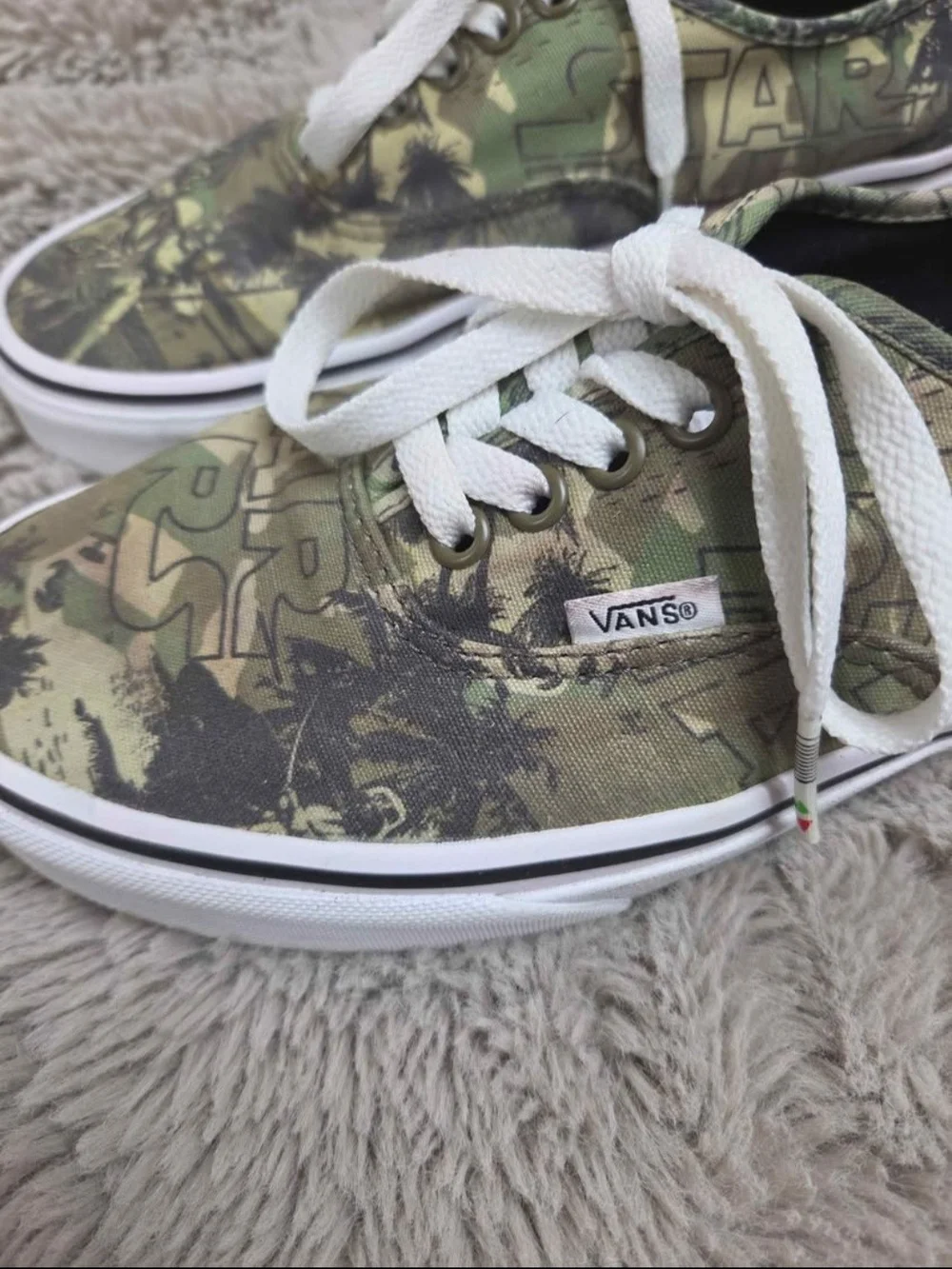 Vans Men’s Low-Top Sneakers - Green Camo with White Laces